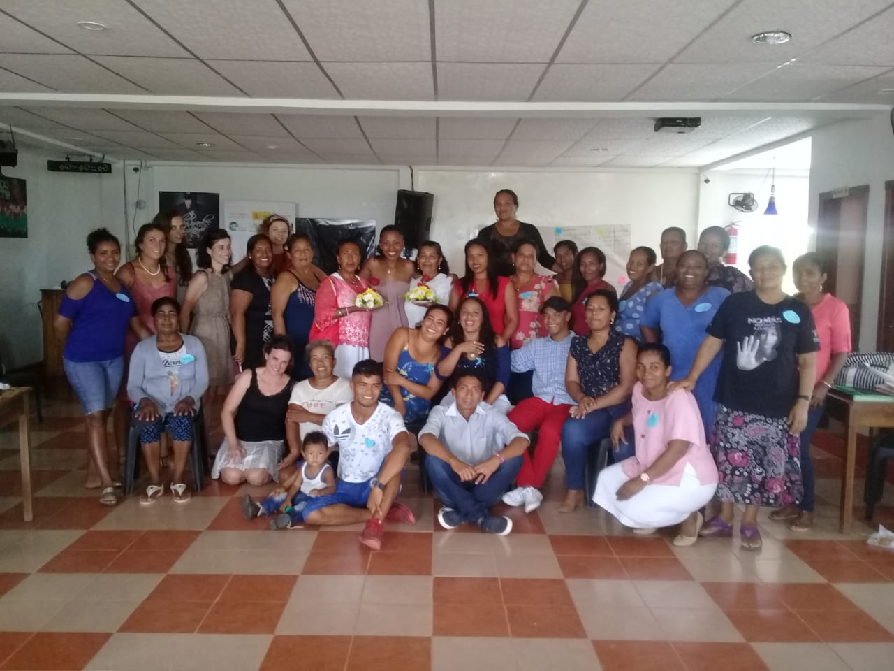 64 personas, 45 mujeres y 19 hombres, se reúnen en el cierre del proyecto “Mujeres que emprenden, construyen futuro”