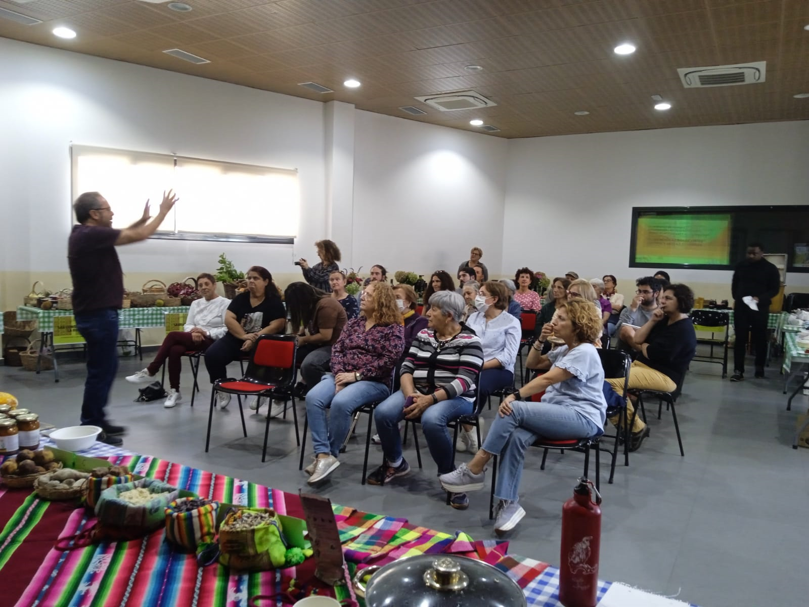I Jornada de Experiencias Interculturales en Agroecología Sostenible con Perspectiva de Género. Estrechando lazos entre las mujeres de la vera y senegal.