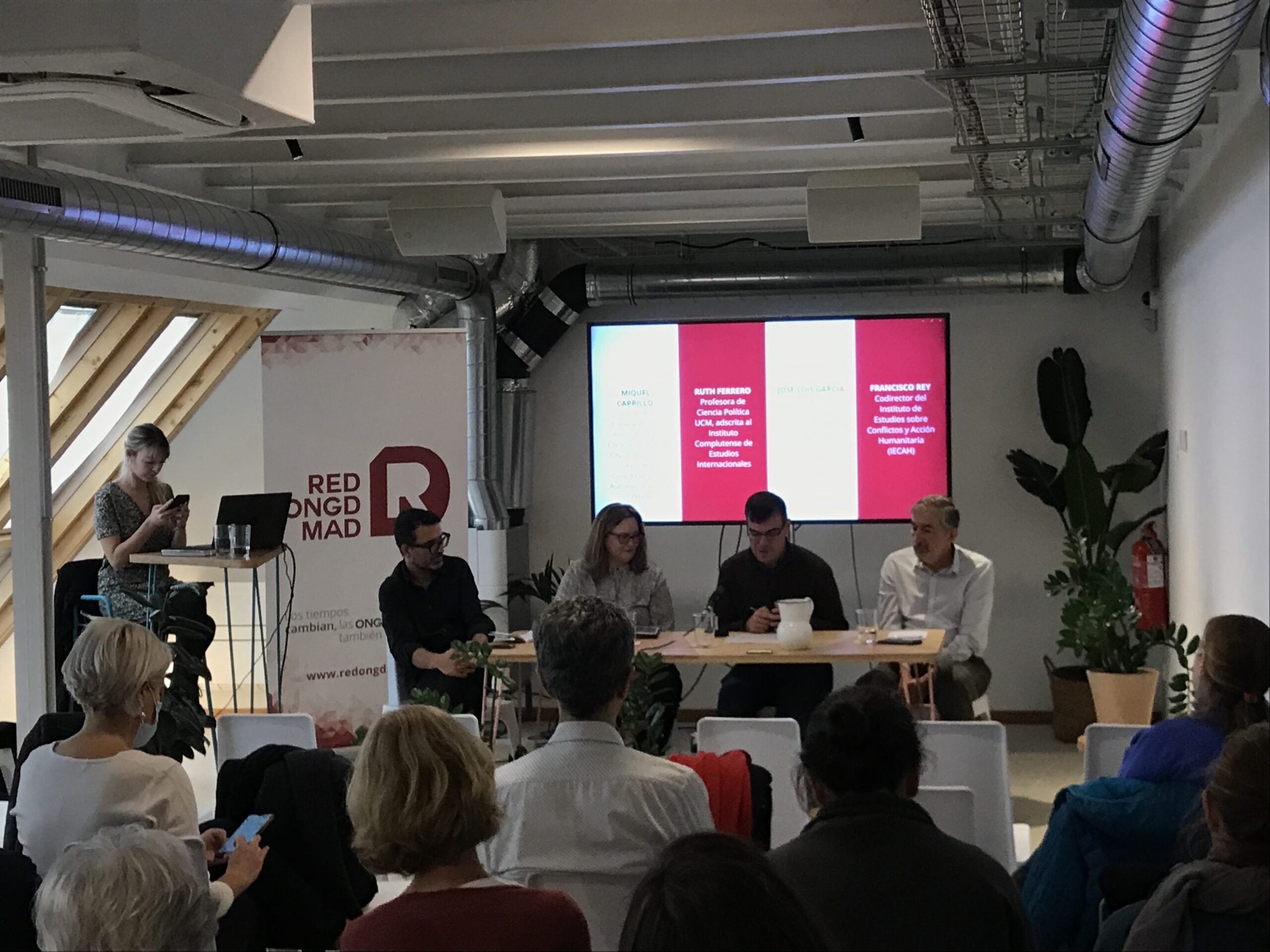 Alejandro Seco, técnico delegado de Paz y Desarrollo en Madrid, participa en la jornada–coloquio: “La cooperación internacional madrileña; Una respuesta necesaria ante un mundo en crisis”.